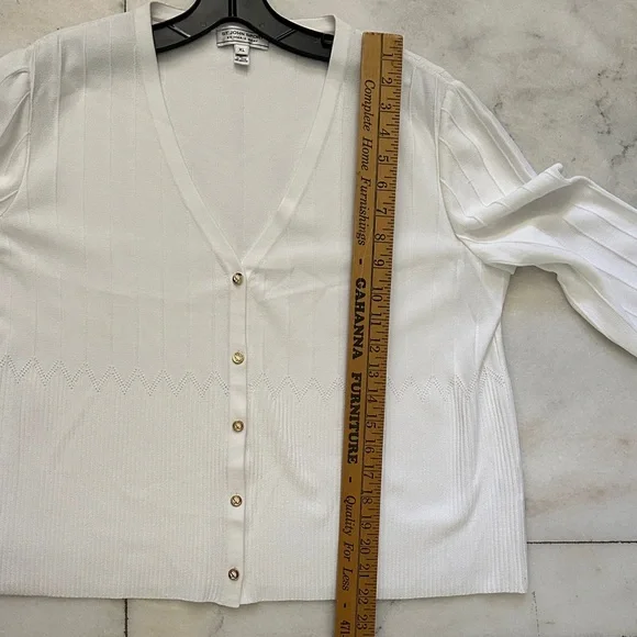 Vintage St John elegant White Button-Up Cardigan - Picture 7 of 7